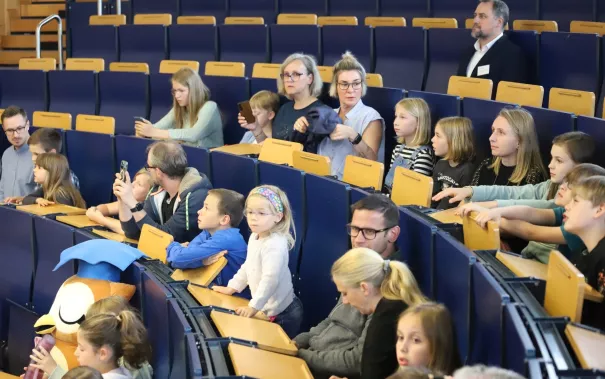 Kinderuni Diplom-Verleihung StA Audimax 20250605 Foto Juri Kuestenmacher 030.JPG