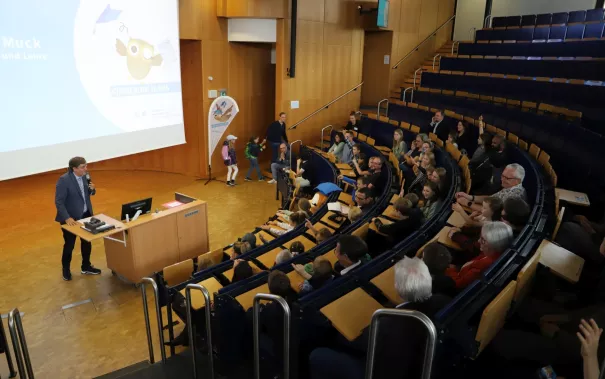 Kinderuni Diplom-Verleihung StA Audimax 20250605 Foto Juri Kuestenmacher 037.JPG