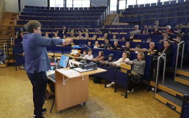 Kinderuni Diplom-Verleihung StA Audimax 20250605 Foto Juri Kuestenmacher 049.JPG