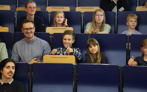 Kinderuni Diplom-Verleihung StA Audimax 20250605 Foto Juri Kuestenmacher 053.JPG