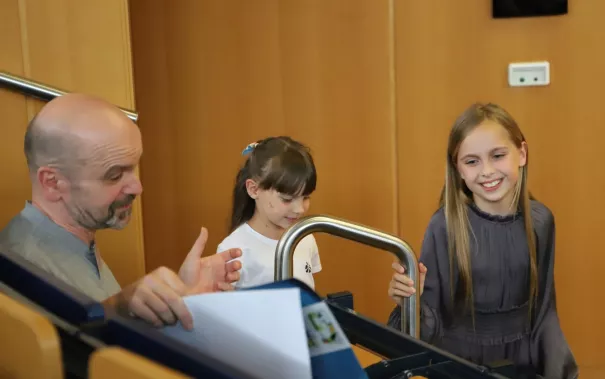 Kinderuni Diplom-Verleihung StA Audimax 20250605 Foto Juri Kuestenmacher 116.JPG