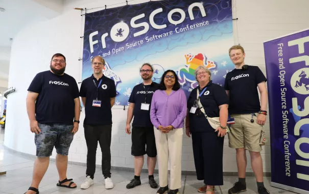 2025-08-16_fbinf_Froscon_2025_Kira Wazinski