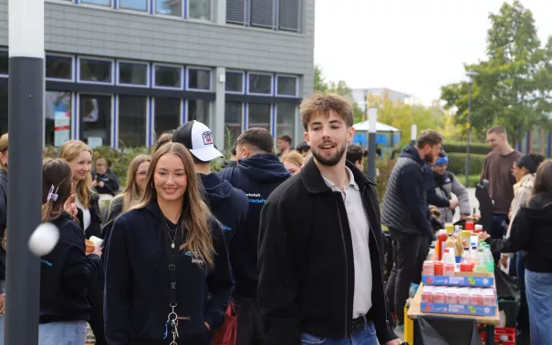 Erstsemester Begruessung Fachschaft WiWi StA 20250922 Foto Juri Kuestenmacher 08.JPG