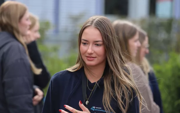 Erstsemester Begruessung Fachschaft WiWi StA 20250922 Foto Juri Kuestenmacher 69.JPG