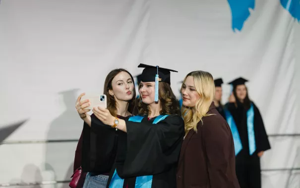 Absolventenfeier Telekom Dome Party 20251025 Foto Nathan Dreessen 334.jpg