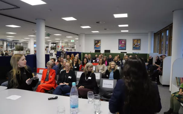 Eroeffnung Ausstellung Visionaere Wissenschaftlerinnen StA 20251126 Foto Juri Kuestenmacher 016.JPG