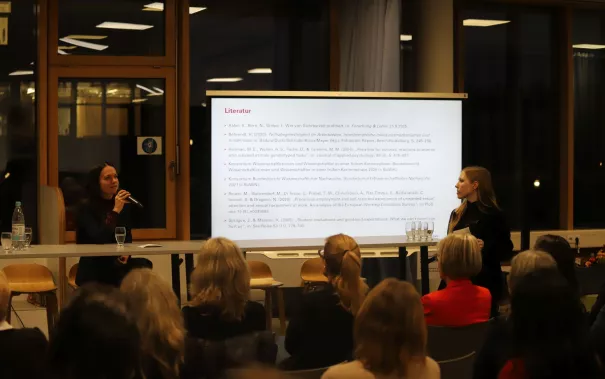 Eroeffnung Ausstellung Visionaere Wissenschaftlerinnen StA 20251126 Foto Juri Kuestenmacher 038.JPG