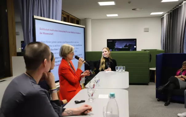 Eroeffnung Ausstellung Visionaere Wissenschaftlerinnen StA 20251126 Foto Juri Kuestenmacher 048.JPG