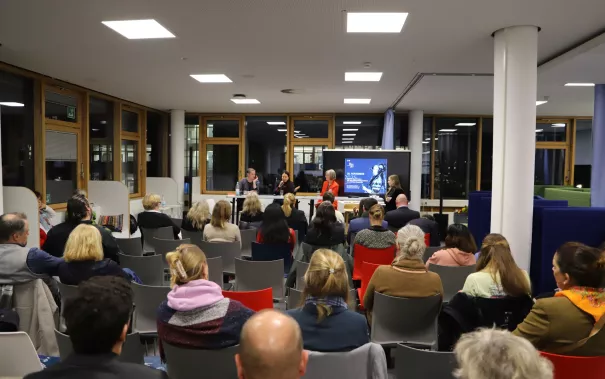 Eroeffnung Ausstellung Visionaere Wissenschaftlerinnen StA 20251126 Foto Juri Kuestenmacher 051.JPG