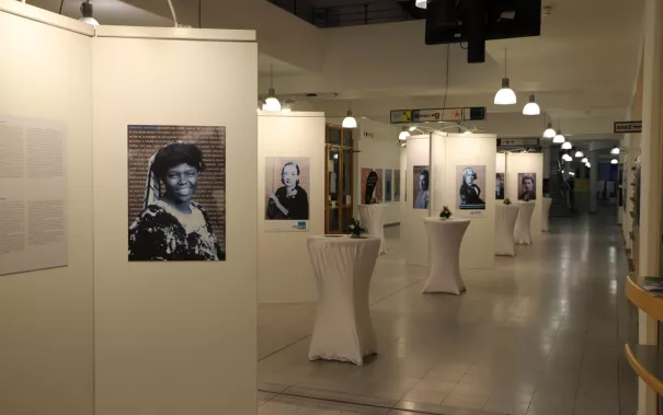 Eroeffnung Ausstellung Visionaere Wissenschaftlerinnen StA 20251126 Foto Juri Kuestenmacher 057.JPG