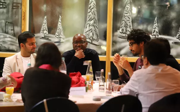 Role Models Christmas Tree 2025-12-15_Studierende und Alumni_Foto Martin Schulz