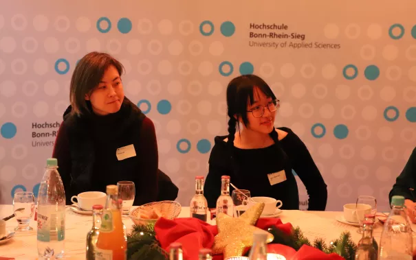 Role Models Christmas Tree 2025-12-15_Studierende und Alumni_Foto Martin Schulz