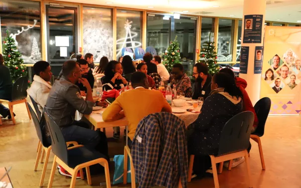 Role Models Christmas Tree 2025-12-15_Studierende und Alumni_Foto Martin Schulz