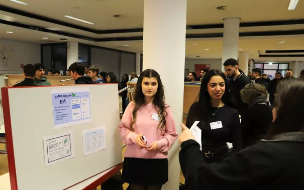 Messesimulation Wirtschaftsinformatik StA 20251204 Foto Juri Kuestenmacher 002.JPG