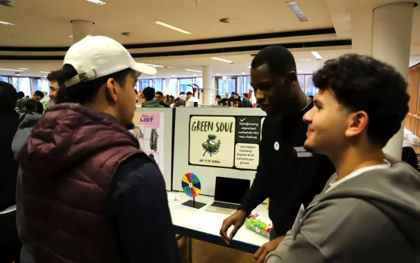 Messesimulation Wirtschaftsinformatik StA 20251204 Foto Juri Kuestenmacher 007.JPG