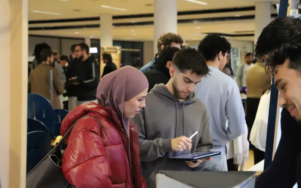 Messesimulation Wirtschaftsinformatik StA 20251204 Foto Juri Kuestenmacher 020.JPG