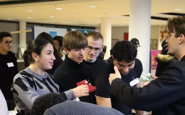 Messesimulation Wirtschaftsinformatik StA 20251204 Foto Juri Kuestenmacher 058.JPG