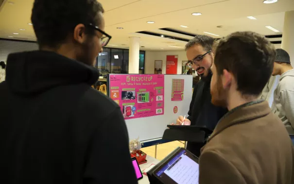 Messesimulation Wirtschaftsinformatik StA 20251204 Foto Juri Kuestenmacher 064.JPG