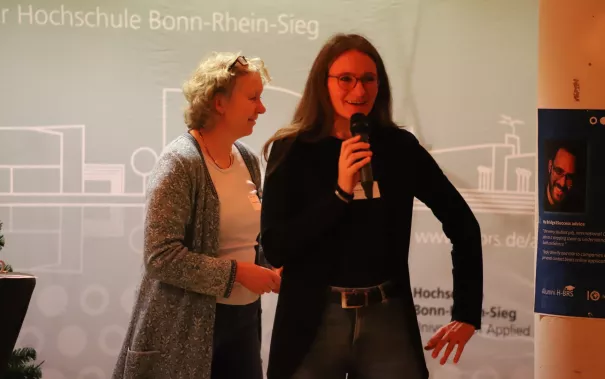 Role Models Christmas Tree 2025-12-15_Studierende und Alumni_Foto Martin Schulz