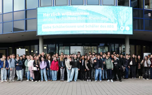 25.02.2026 Besuch Albert-Einstein-Gymnasium (AEG) - Gruppenfoto