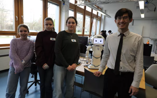 25.02.2026 Besuch Albert-Einstein-Gymnasium (AEG) im FB Informatik