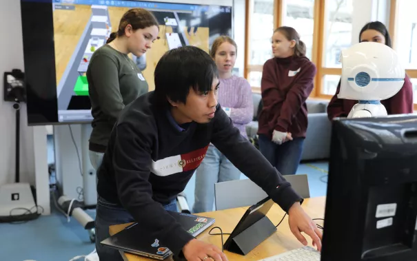 25.02.2026 Besuch Albert-Einstein-Gymnasium (AEG) - Robotik-Labor - Autonome Systeme