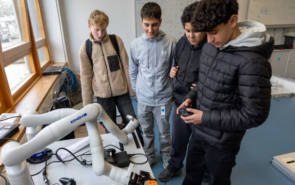 25.02.2026 Besuch Albert-Einstein-Gymnasium (AEG) im FB Informatik