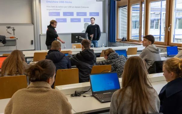 25.02.2026 Besuch Albert-Einstein-Gymnasium (AEG) - Workshop Cyber Security