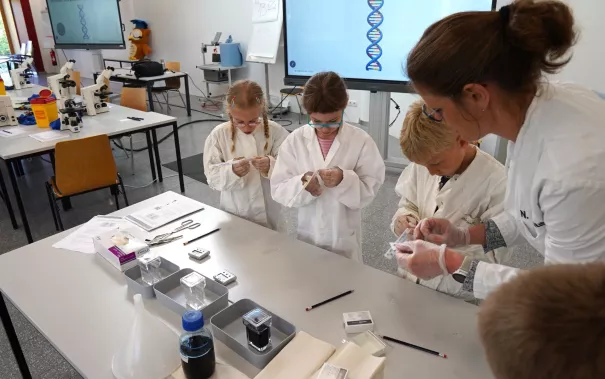 Kinderuni Geheimnis der Gene Rhb 20260423 Foto Juri Kuestenmacher 036.JPG