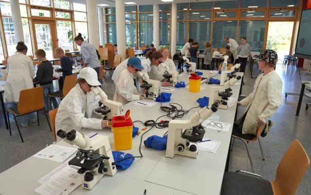 Kinderuni Geheimnis der Gene Rhb 20260423 Foto Juri Kuestenmacher 084.JPG