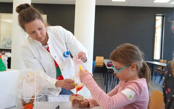 Kinderuni Geheimnis der Gene Rhb 20260423 Foto Juri Kuestenmacher 090.JPG