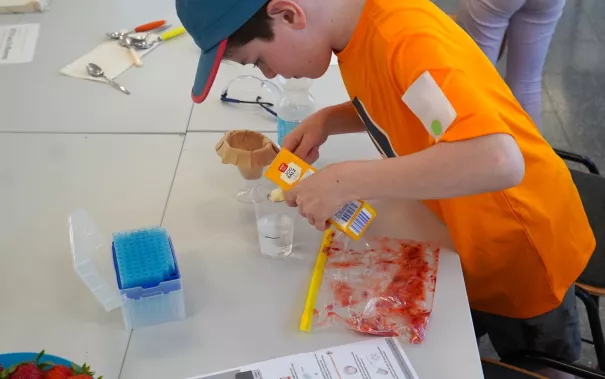 Kinderuni Geheimnis der Gene Rhb 20260423 Foto Juri Kuestenmacher 106.JPG