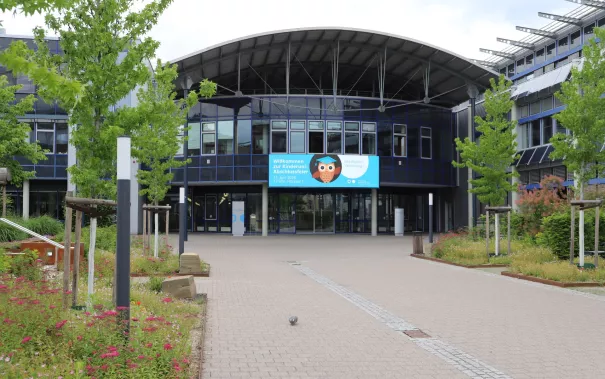 Kinderuni Diplomfeier Audimax StA 20260611 Foto Juri Kuestenmacher 001.JPG