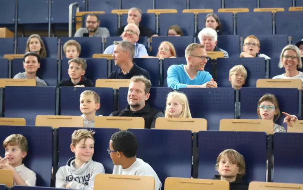 Kinderuni Diplomfeier Audimax StA 20260611 Foto Juri Kuestenmacher 005.JPG