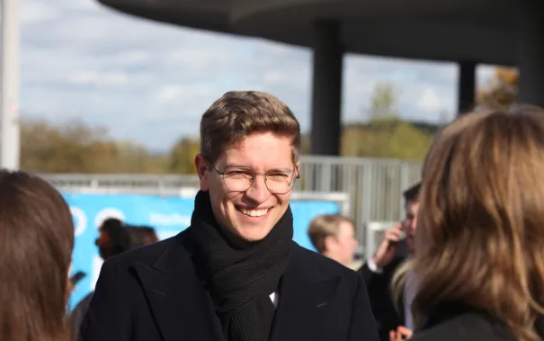 absolventenfeier-einlass-20261024-099-jk.JPG
