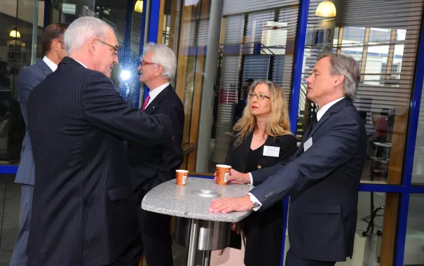 20_jahre_h-brs_begruessung_20150619_foto_c._adolph_021.jpg(DE)