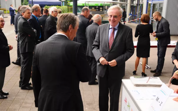 20_jahre_h-brs_begruessung_20150619_foto_c._adolph_039.jpg(DE)