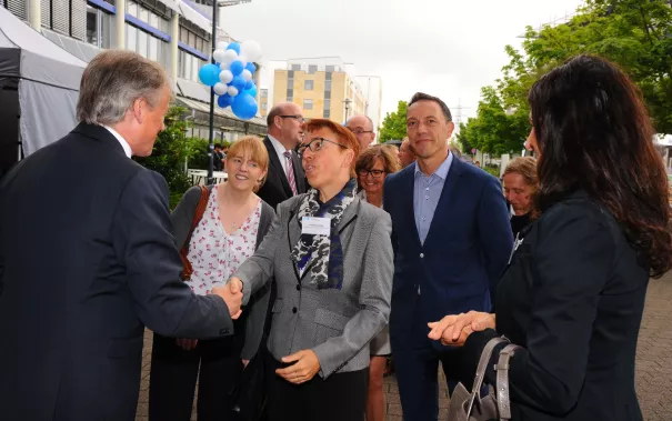 20_jahre_h-brs_begruessung_20150619_foto_c._adolph_136.jpg(DE)