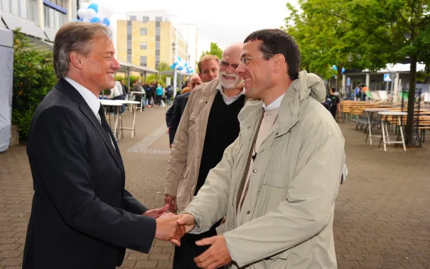 20_jahre_h-brs_begruessung_20150619_foto_c._adolph_151.jpg(DE)