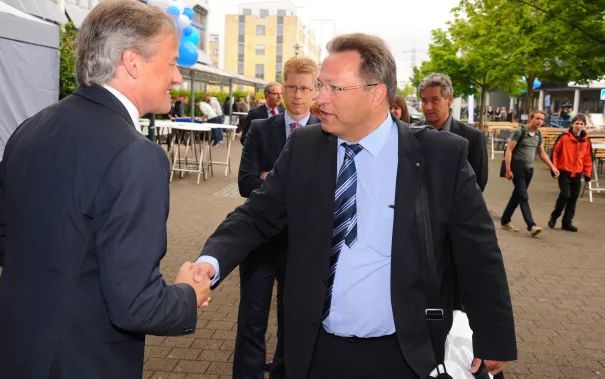 20_jahre_h-brs_begruessung_20150619_foto_c._adolph_156.jpg(DE)