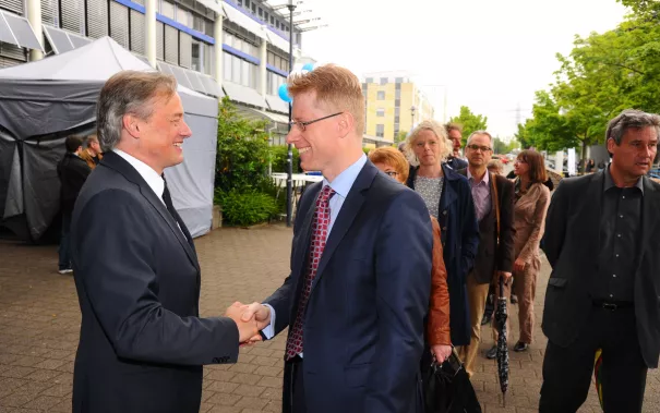 20_jahre_h-brs_begruessung_20150619_foto_c._adolph_157.jpg(DE)