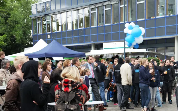 20_jahre_h-brs_sommerfest_20150619_foto_e._tritschler_img_6628_cut.jpg(DE)