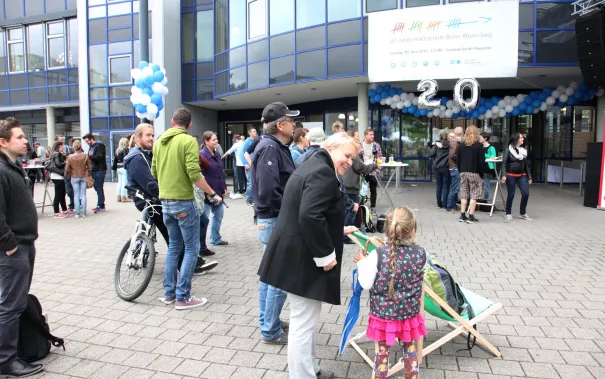 20_jahre_h-brs_sommerfest_20150619_foto_e._tritschler_img_6667.jpg(DE)