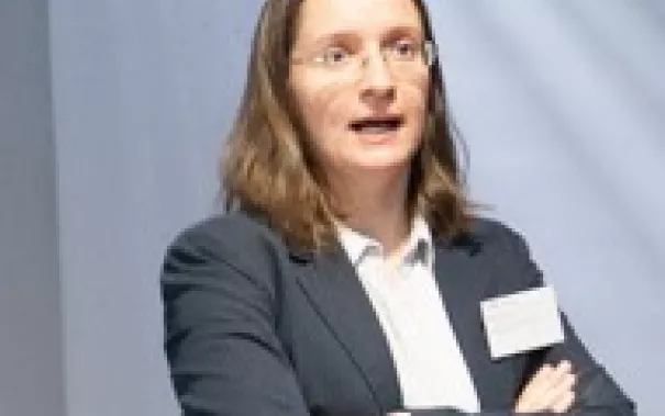 30_alumni-tag-2016_72dpi_fotos-eva-tritschler-1103_tj-karriereplanung_uzunoff.jpg (DE)