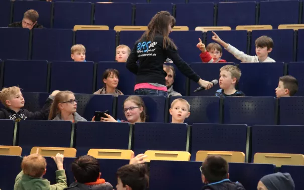 32_kinderuni_brs_motorsport_sta_2010427_foto_j._kuestenmacher.jpg (DE)