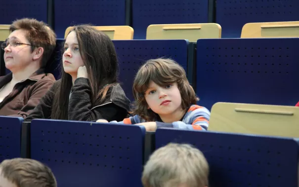 34_kinderuni_brs_motorsport_sta_2010427_foto_j._kuestenmacher.jpg (DE)