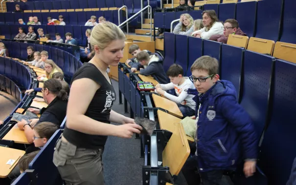 39_kinderuni_brs_motorsport_sta_2010427_foto_j._kuestenmacher.jpg (DE)