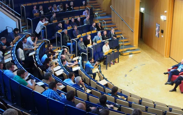 43_alumni-tag-2016_yw_vortrag_mell.jpg (DE)