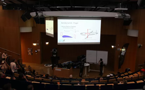 44_kinderuni_brs_motorsport_sta_20170427_foto_c._pesch.jpg (DE)