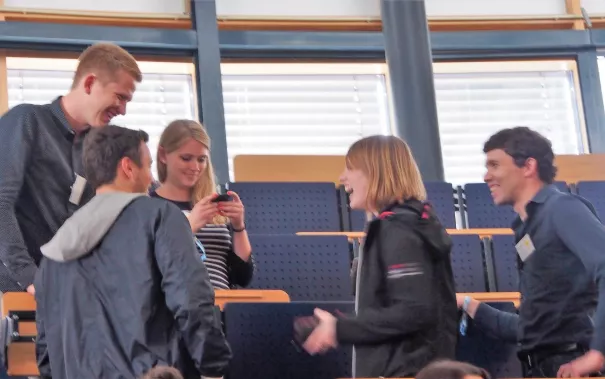 48_alumni-tag-2016_yw_workshop_networking_henningsmeyer.jpg (DE)